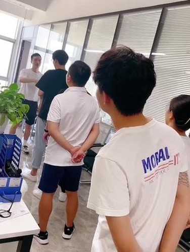 用互动开启充满活力的一天视频封面